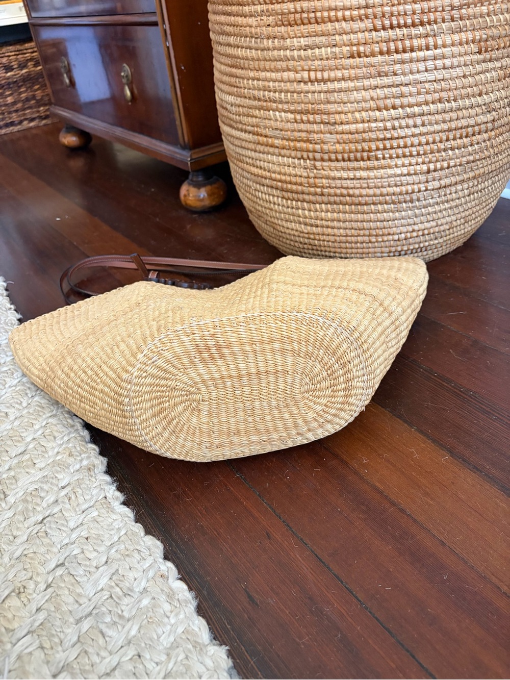 Loewe medium raffia woven shell basket bag large - Picture 6 of 7